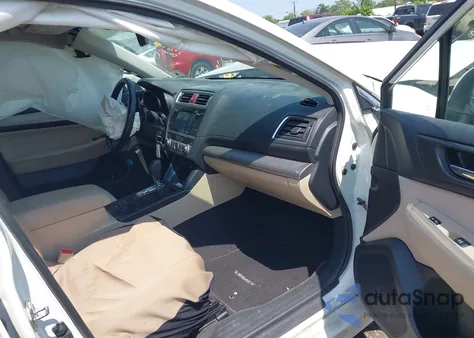 2015 Subaru Legacy 2.5I Premium z USA, uszkodzony, nr VIN 4S3BNAH6XF3002144